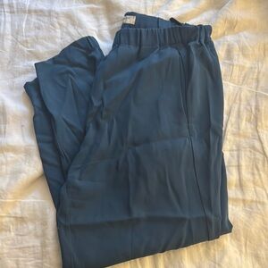 Babaton Aritzia casual pants cropped ankle